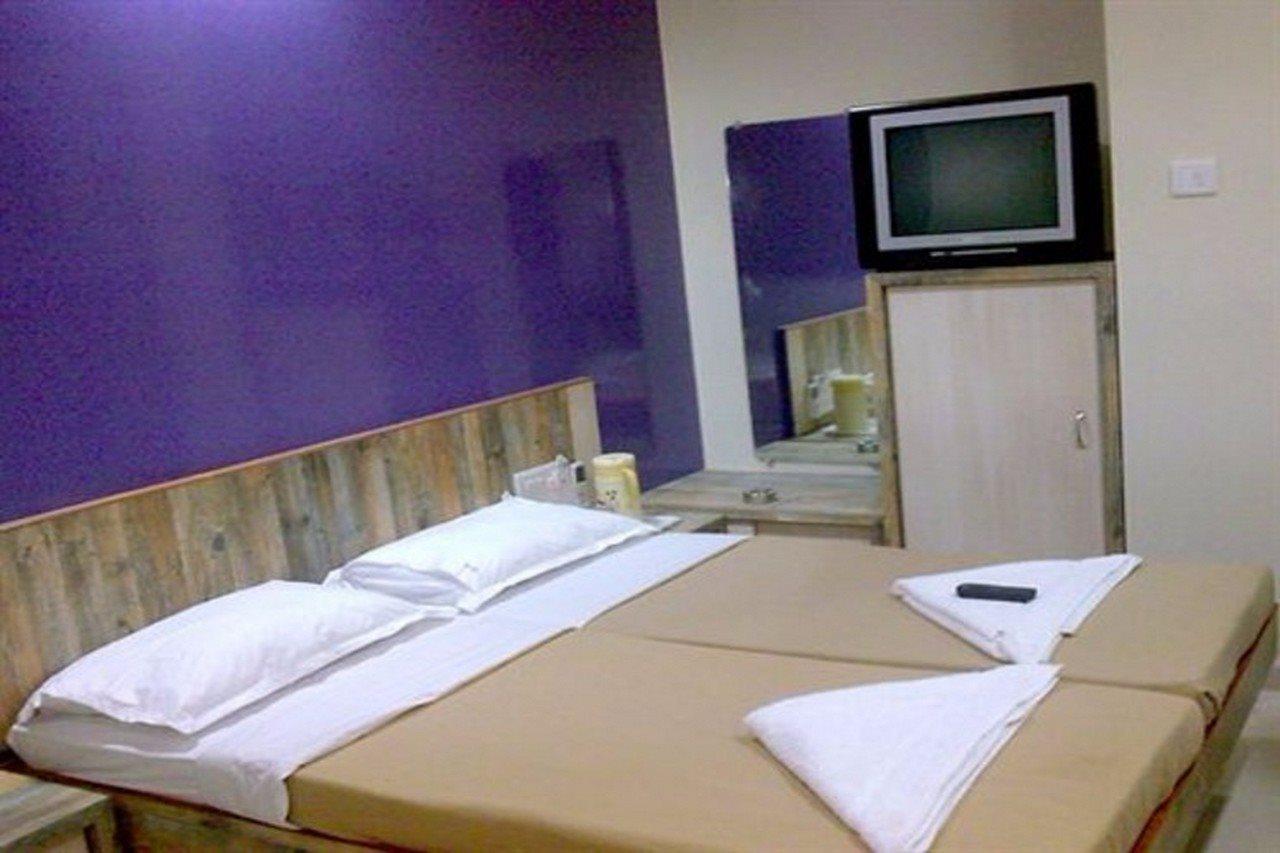 Fabhotel Galaxy Suite Mumbai Exteriör bild