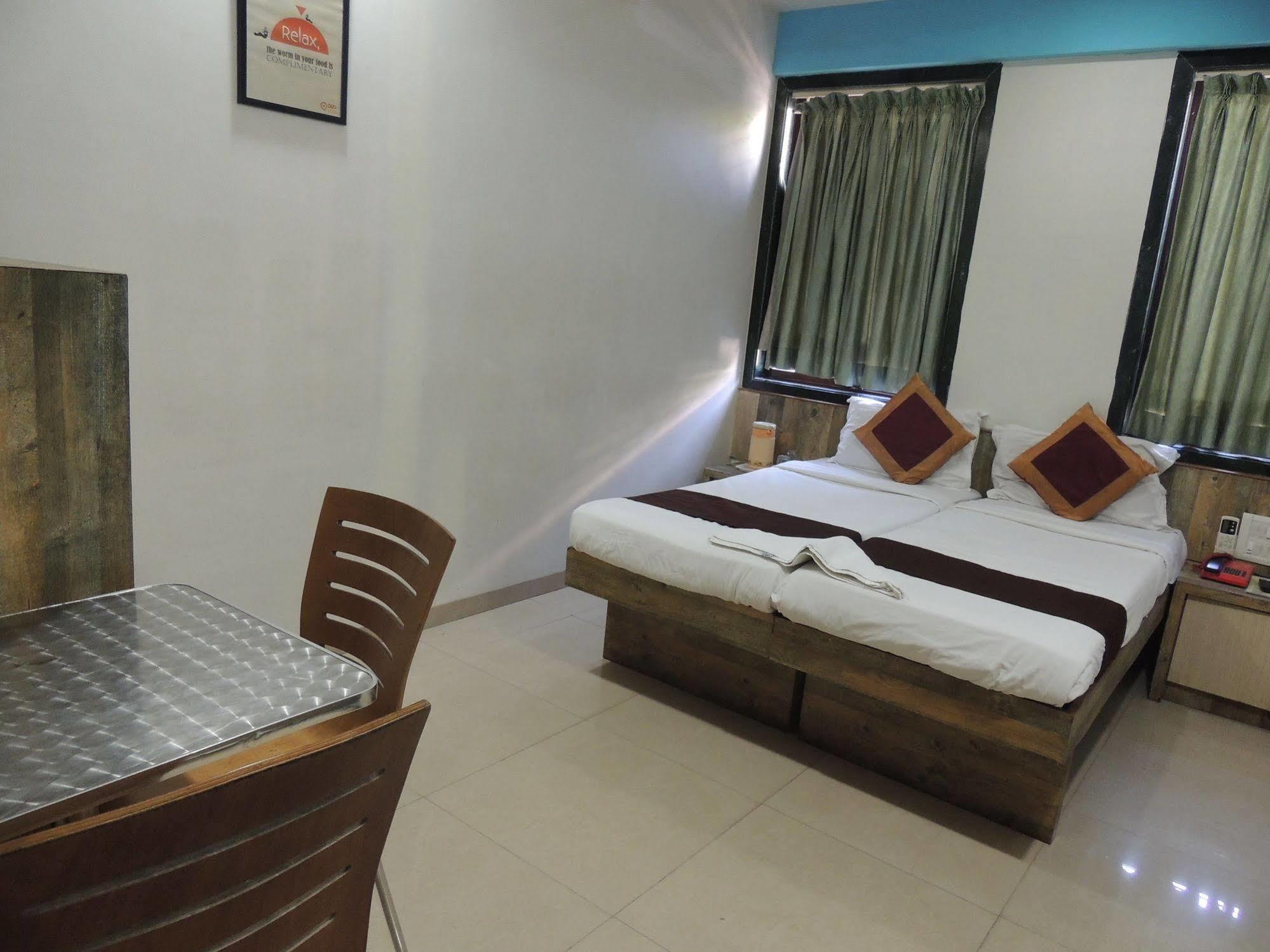 Fabhotel Galaxy Suite Mumbai Exteriör bild