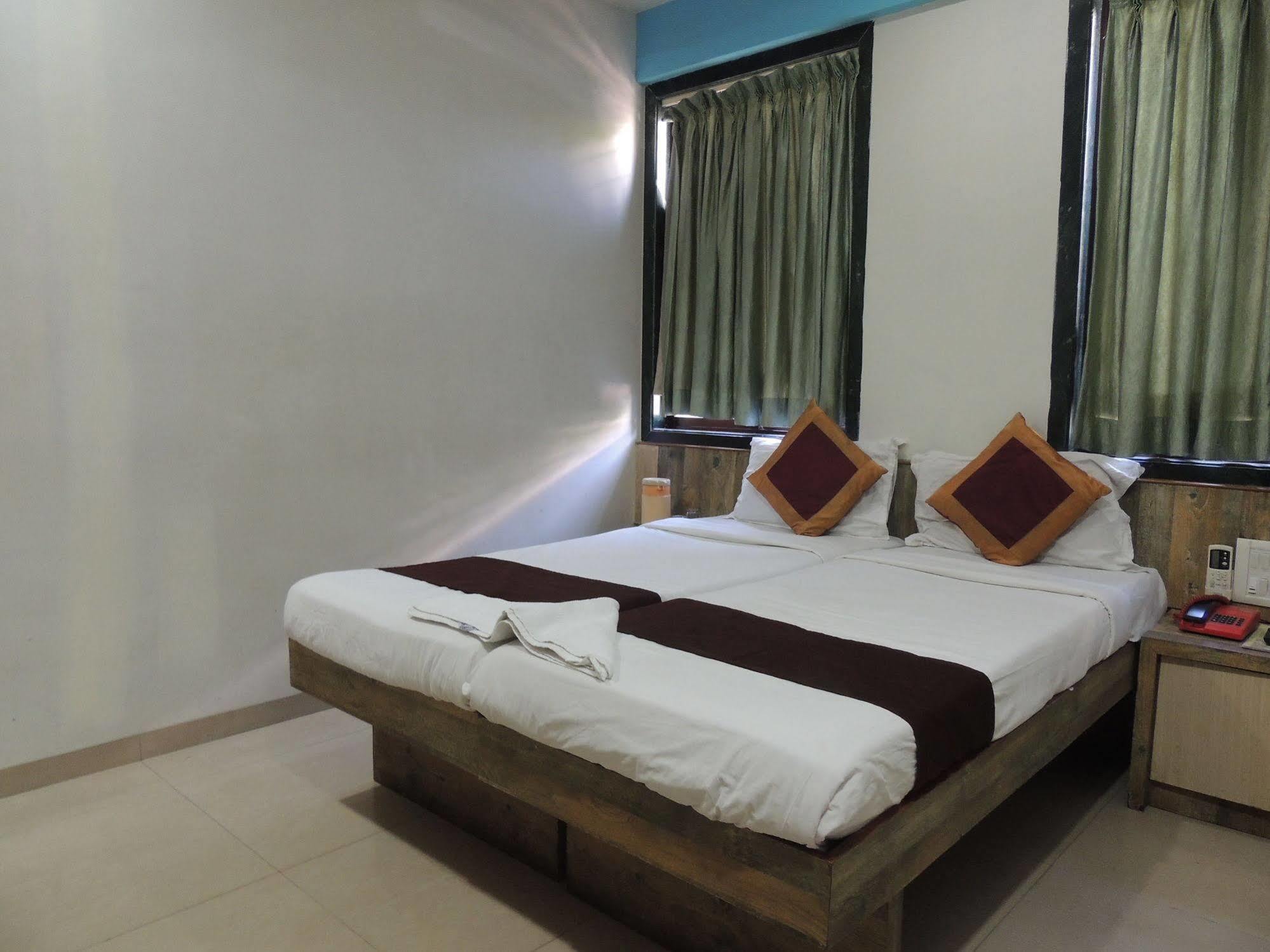 Fabhotel Galaxy Suite Mumbai Exteriör bild
