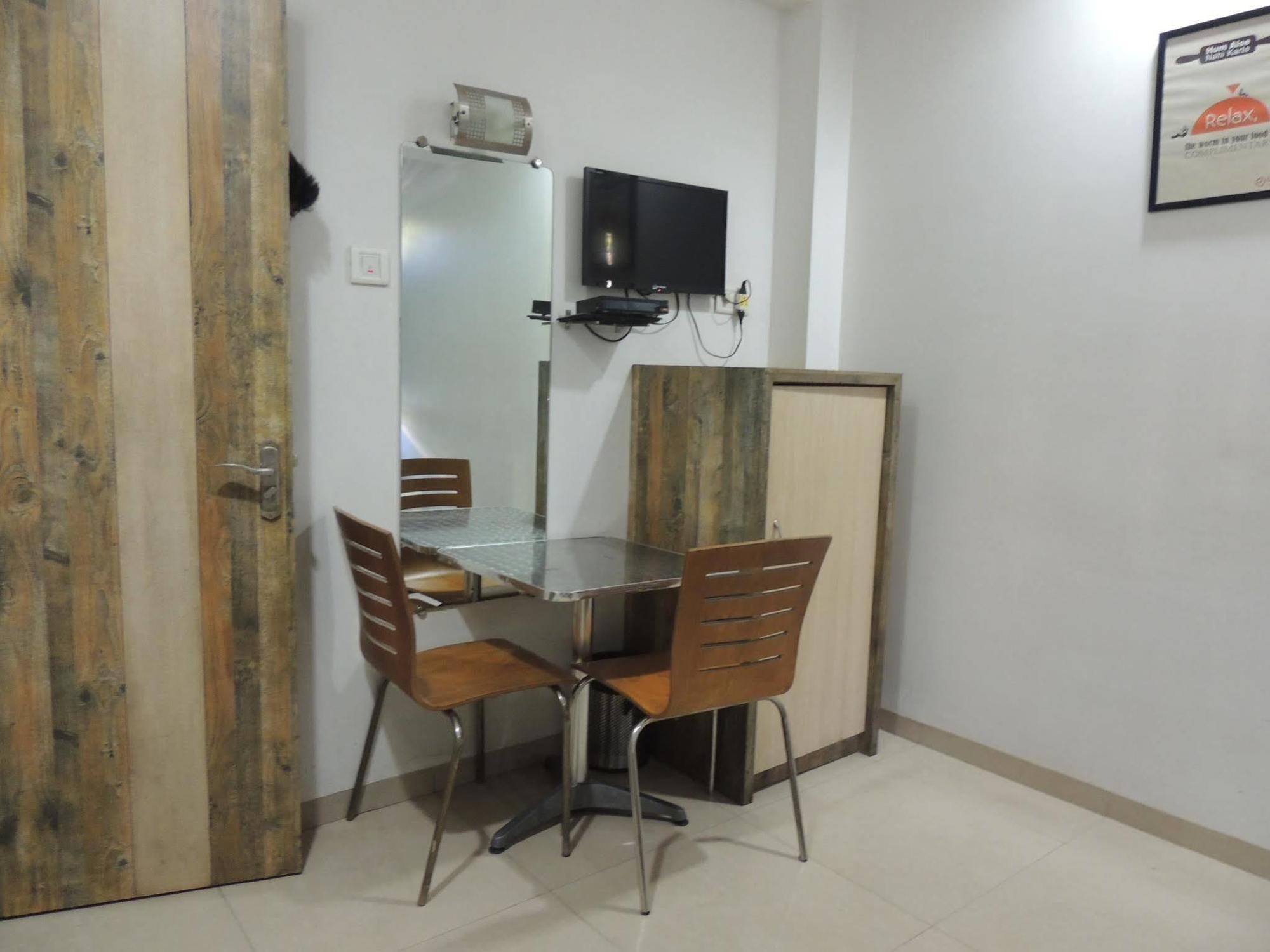 Fabhotel Galaxy Suite Mumbai Exteriör bild